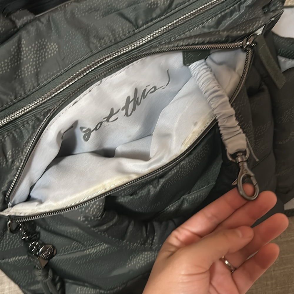 Itzy ritzy convertible diaper bag - Picture 4 of 11